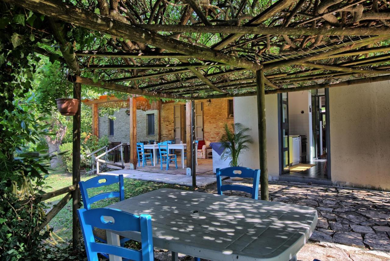Grande Villa Storica Per Vacanze Con Giardino Privato E Piscina Ostra Exteriér fotografie