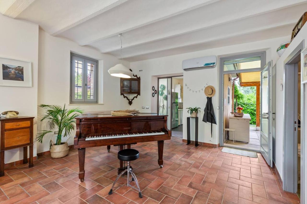 Grande Villa Storica Per Vacanze Con Giardino Privato E Piscina Ostra Exteriér fotografie