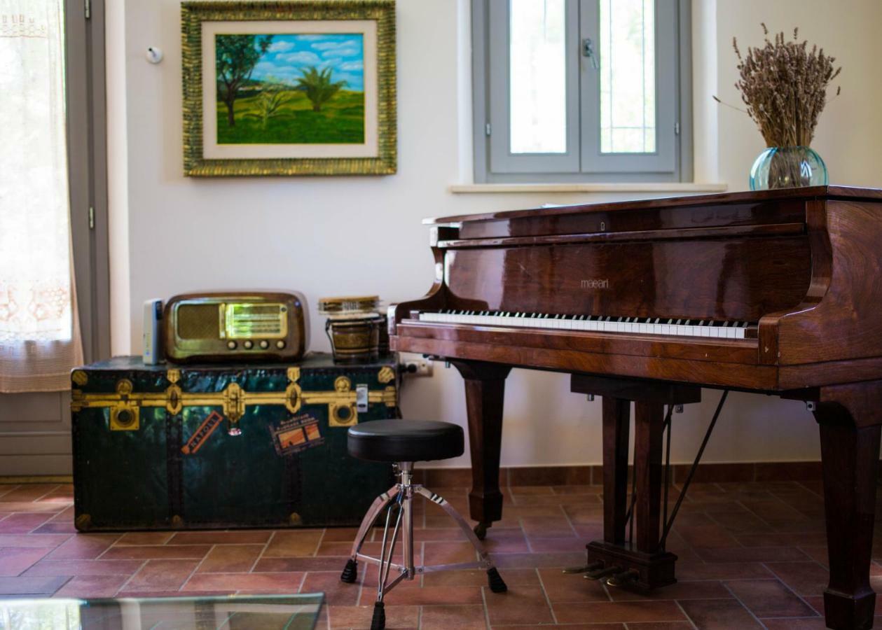 Grande Villa Storica Per Vacanze Con Giardino Privato E Piscina Ostra Exteriér fotografie